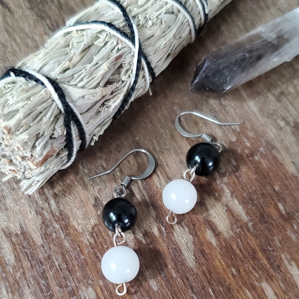 white quartz black onyx crystal ball boho earrings - Picture 3 of 7